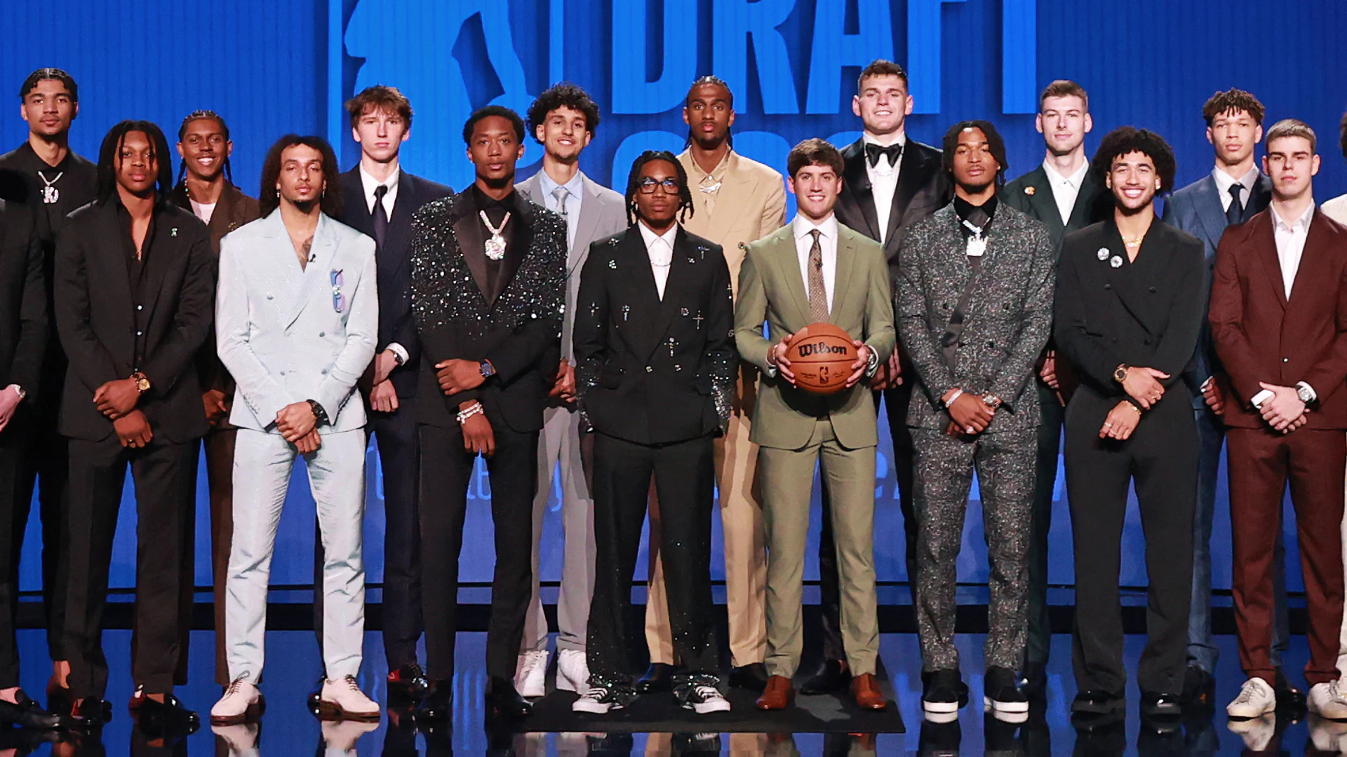 NBA火箭队迎杜兰特加盟：新赛季挑战与冠军争夺展望