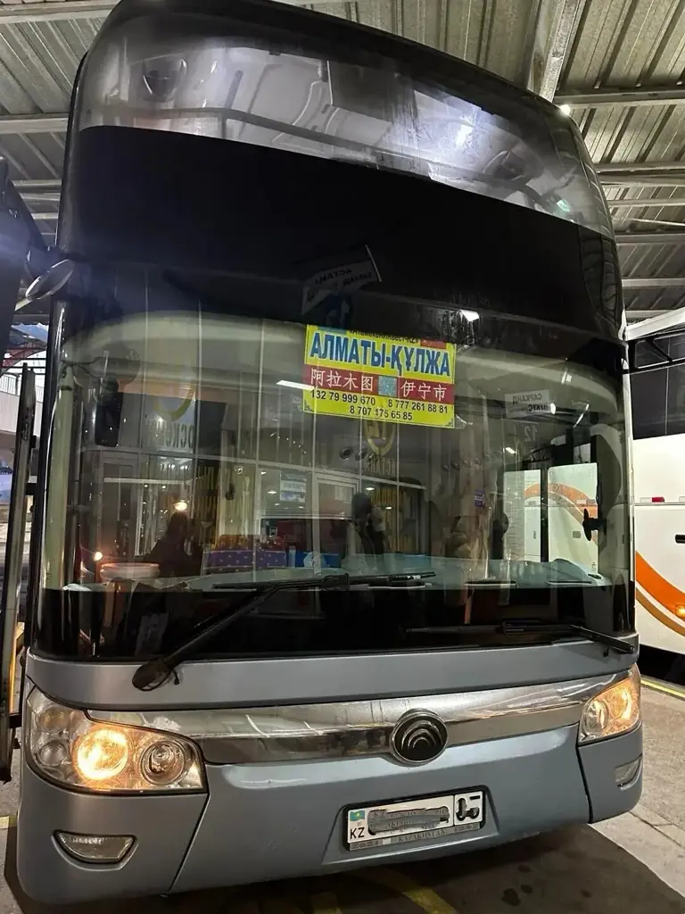 法甲国家德比：马赛迎战巴黎，新老豪门对决